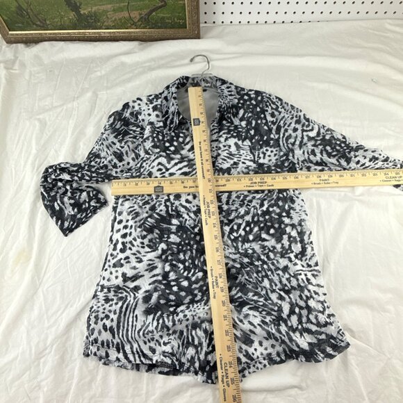 Cable and Gauge Button Down Shirt Black White Long Sleeve Animal Print Top S - Picture 9 of 9
